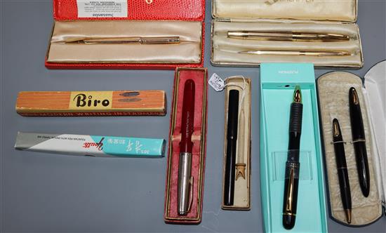 A quantity of fountain pens and pencils to include Schaeffer sets, etc.